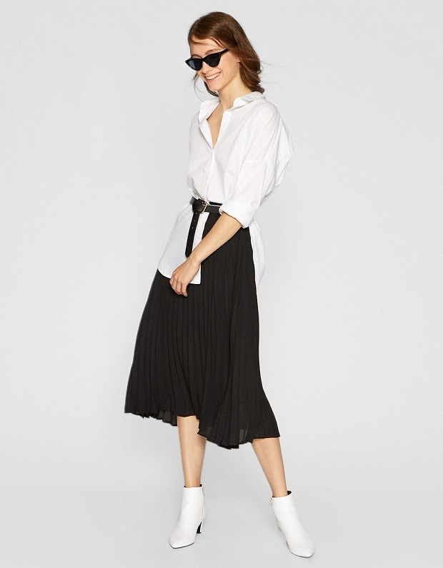 pleated skirt