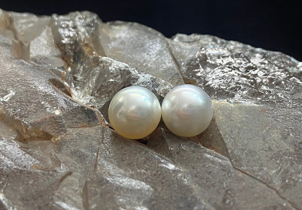 how much is a South Sea pearls necklace worth